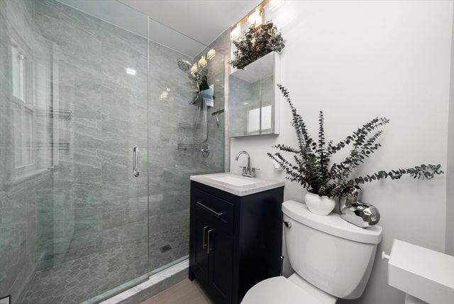 6123 S Meade Avenue, Chicago, IL 60638