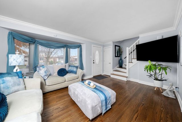 6123 S Meade Avenue, Chicago, IL 60638