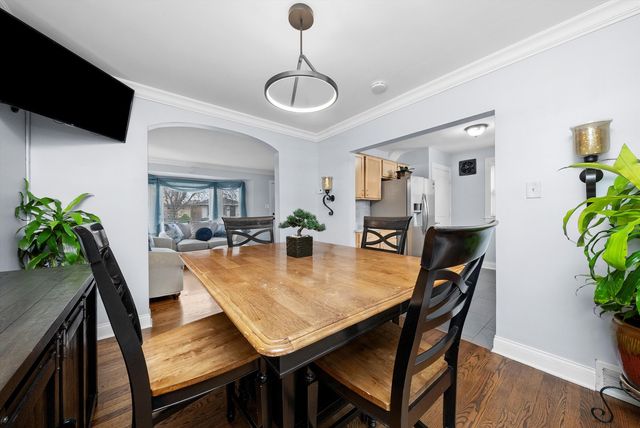 6123 S Meade Avenue, Chicago, IL 60638