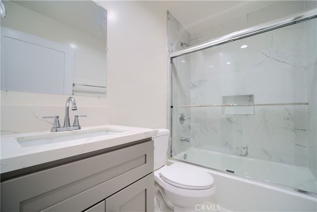 2011 S 8th Avenue, Los Angeles, CA 90018