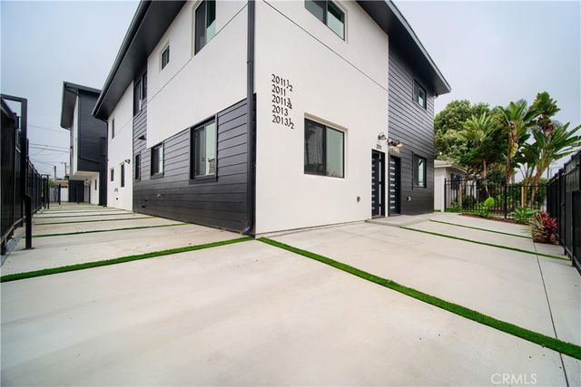 2011 S 8th Avenue, Los Angeles, CA 90018
