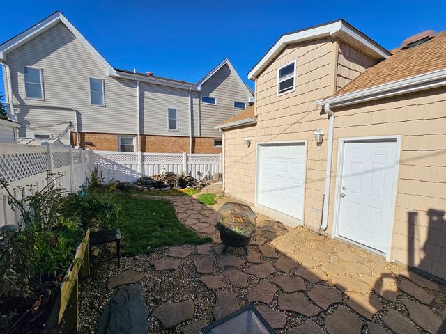 6372 N Sayre Avenue, Chicago, IL 60631