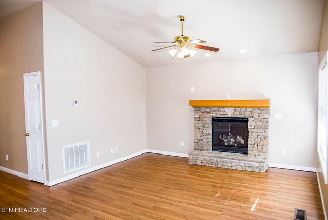 107 Ivy Lane, Crossville, TN 38558