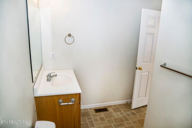 107 Ivy Lane, Crossville, TN 38558