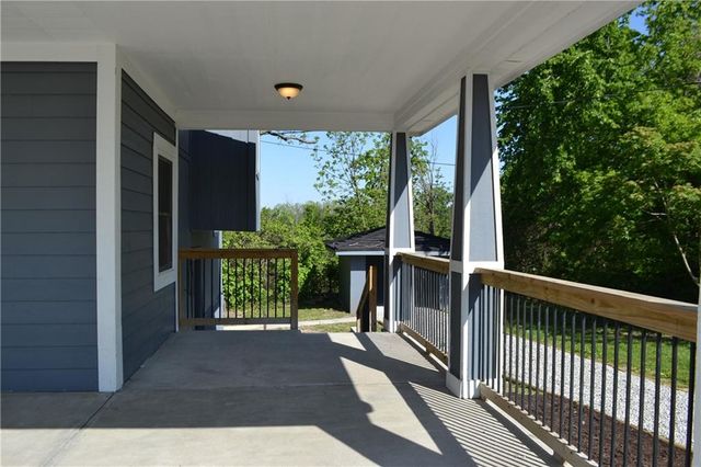 7330 Ozark Road, Kansas City, MO 64129