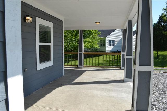 7330 Ozark Road, Kansas City, MO 64129