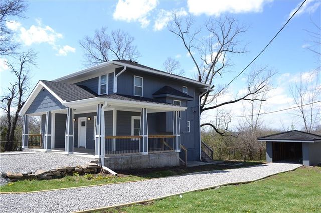 7330 Ozark Road, Kansas City, MO 64129