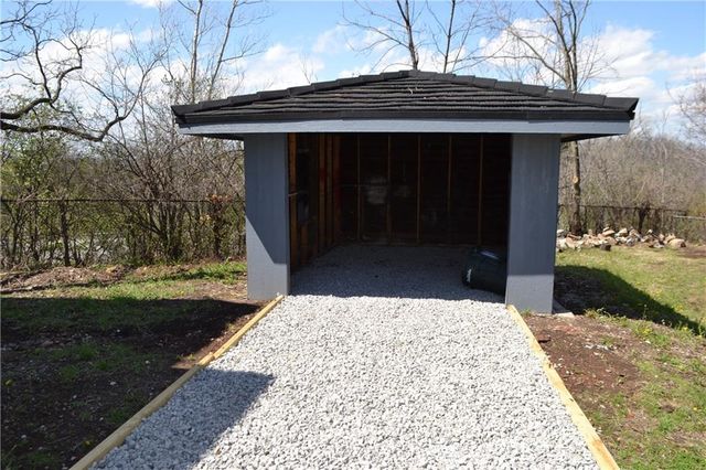 7330 Ozark Road, Kansas City, MO 64129