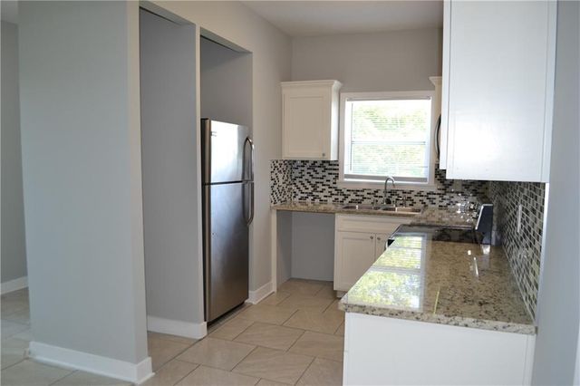 7330 Ozark Road, Kansas City, MO 64129