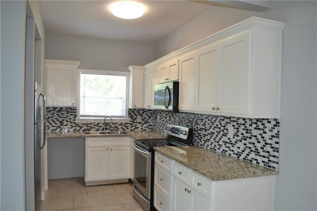 7330 Ozark Road, Kansas City, MO 64129