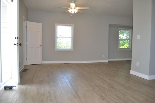 7330 Ozark Road, Kansas City, MO 64129