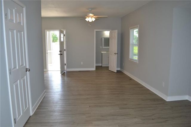 7330 Ozark Road, Kansas City, MO 64129