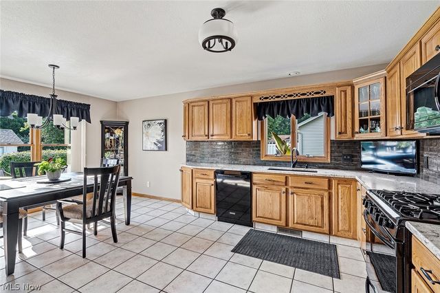 3905 Meander Drive, Mineral Ridge, OH 44440