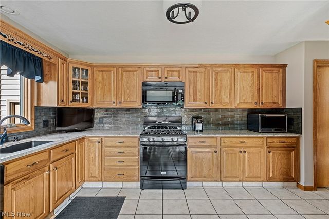3905 Meander Drive, Mineral Ridge, OH 44440