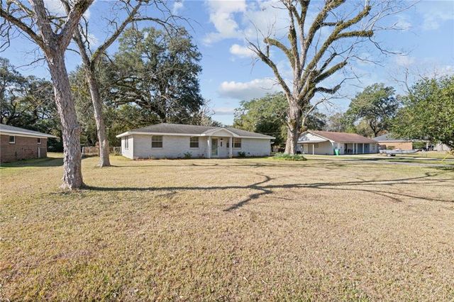 319 Villa Oaks Drive, Saraland, AL 36571