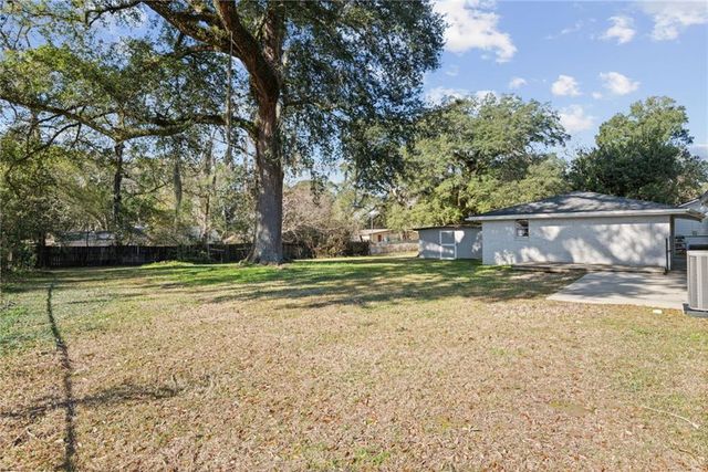 319 Villa Oaks Drive, Saraland, AL 36571