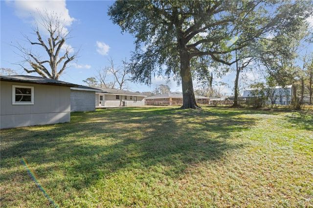 319 Villa Oaks Drive, Saraland, AL 36571