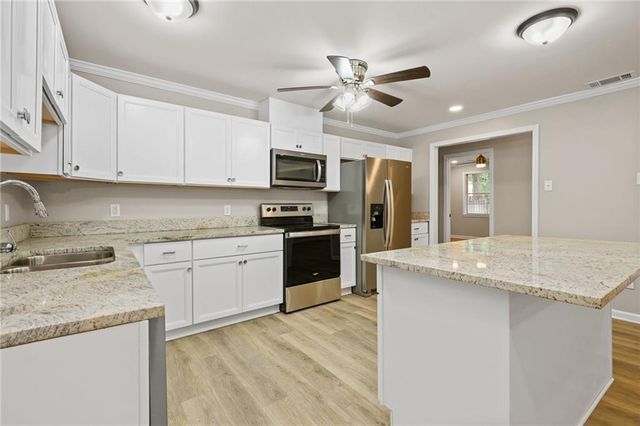7060 Lake Road N, Mobile, AL 36605