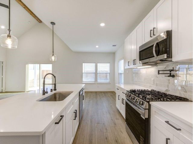 140 County Rd 2278, Cleveland, TX 77327