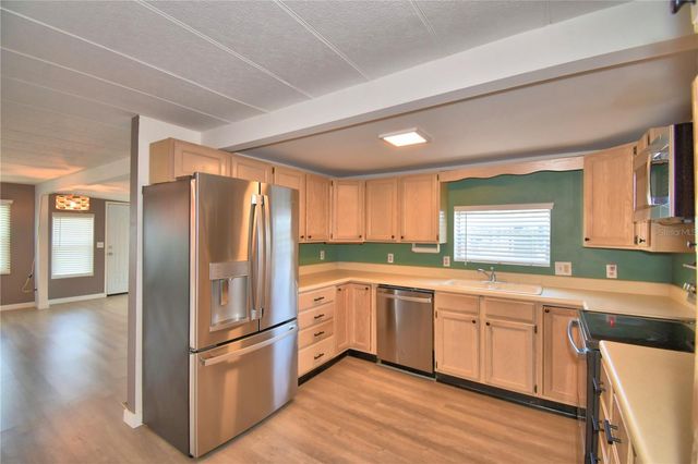 111 PARADISE LANE, Auburndale, FL 33823