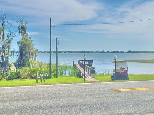 111 PARADISE LANE, Auburndale, FL 33823