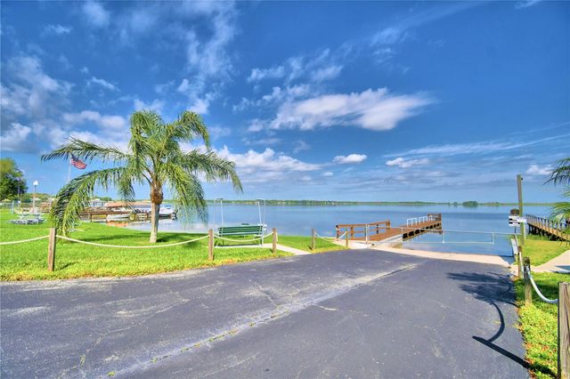 111 PARADISE LANE, Auburndale, FL 33823