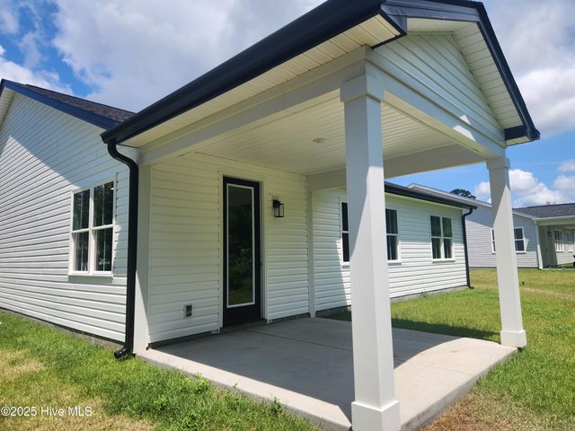 1013 High Point Avenue, Calabash, NC 28467