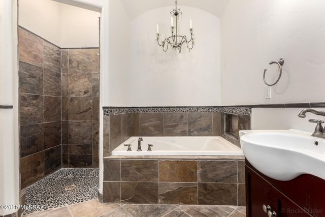 41420 E Cathy Lane, Marana, AZ 85658