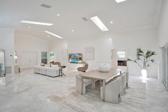 2401 NW 39th Street, Boca Raton, FL 33431