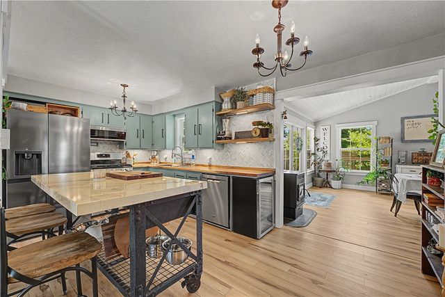 455 N Curtis Avenue, Pea Ridge, AR 72751