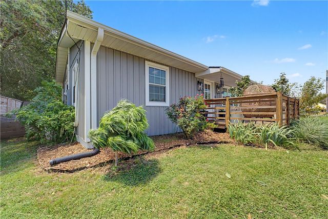 455 N Curtis Avenue, Pea Ridge, AR 72751