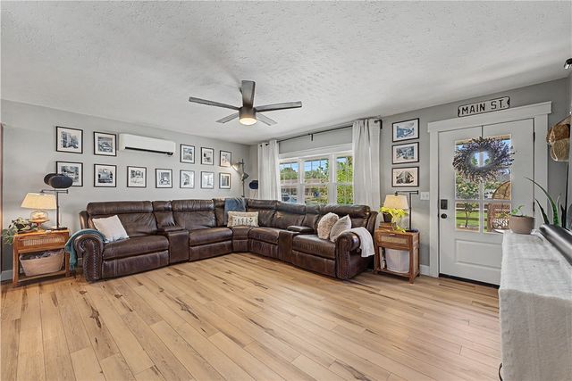 455 N Curtis Avenue, Pea Ridge, AR 72751