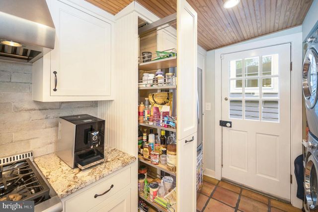 1102 PRINCE EDWARD ST, Fredericksburg, VA 22401