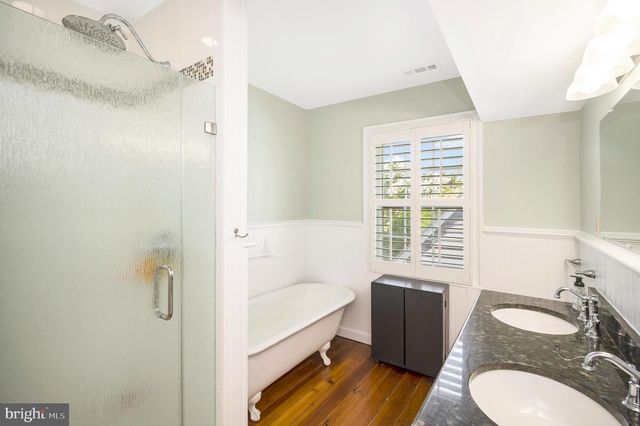 1102 PRINCE EDWARD ST, Fredericksburg, VA 22401