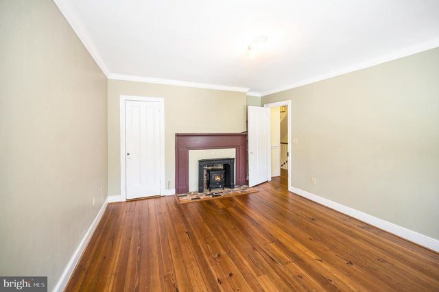 1102 PRINCE EDWARD ST, Fredericksburg, VA 22401