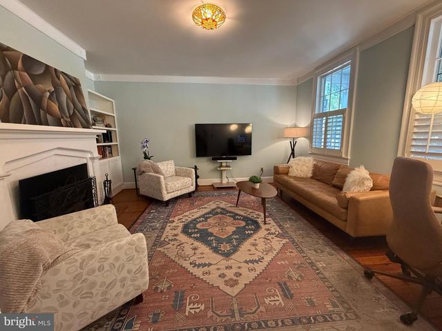 1102 PRINCE EDWARD ST, Fredericksburg, VA 22401