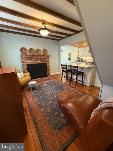 1102 PRINCE EDWARD ST, Fredericksburg, VA 22401