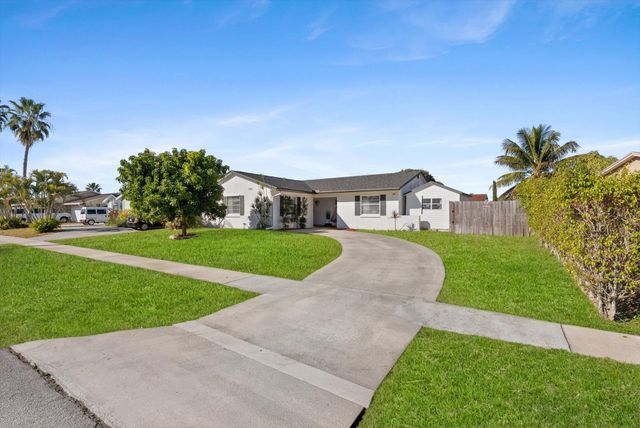 1125 Rhapsody Way, Royal Palm Beach, FL 33411