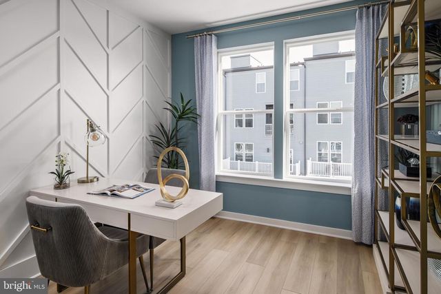 2167 GLACIER RD, Herndon, VA 20170