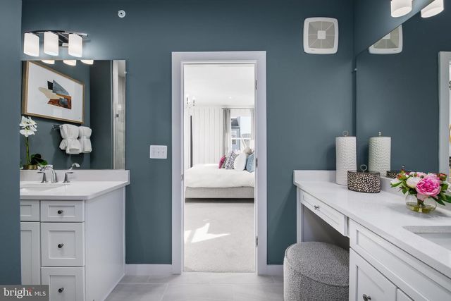 2167 GLACIER RD, Herndon, VA 20170