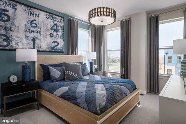 2167 GLACIER RD, Herndon, VA 20170