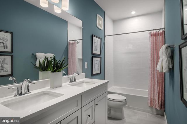 2167 GLACIER RD, Herndon, VA 20170