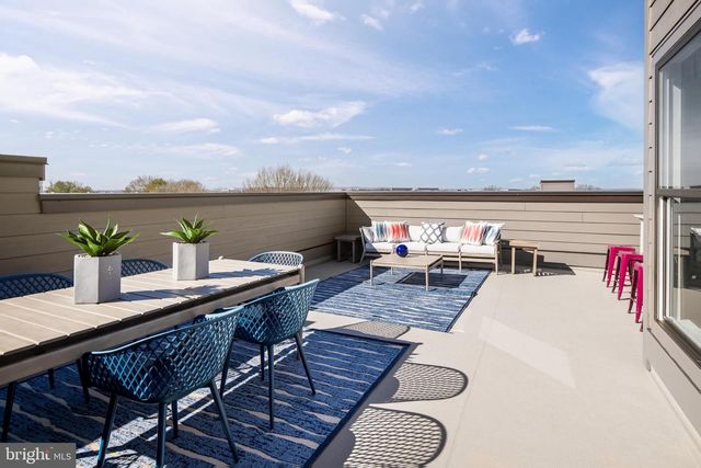 2167 GLACIER RD, Herndon, VA 20170