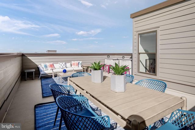 2167 GLACIER RD, Herndon, VA 20170