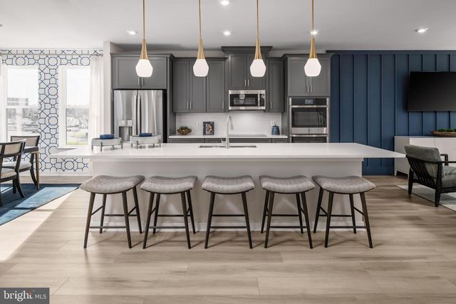 2167 GLACIER RD, Herndon, VA 20170