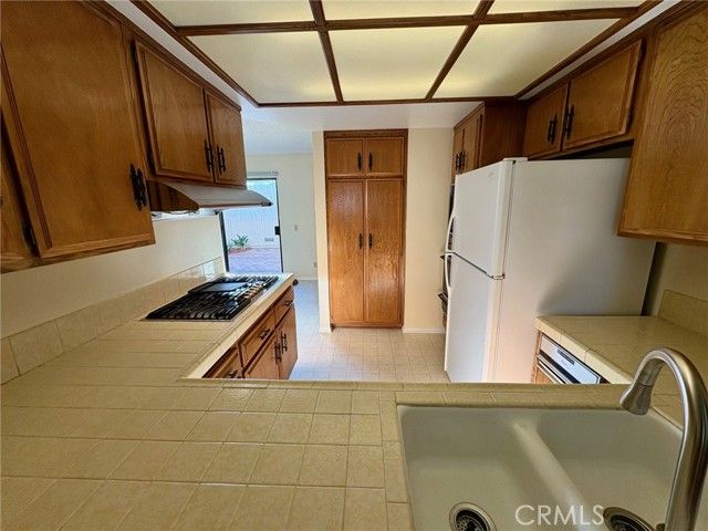 9821 Sun Valley, Montclair, CA 91763