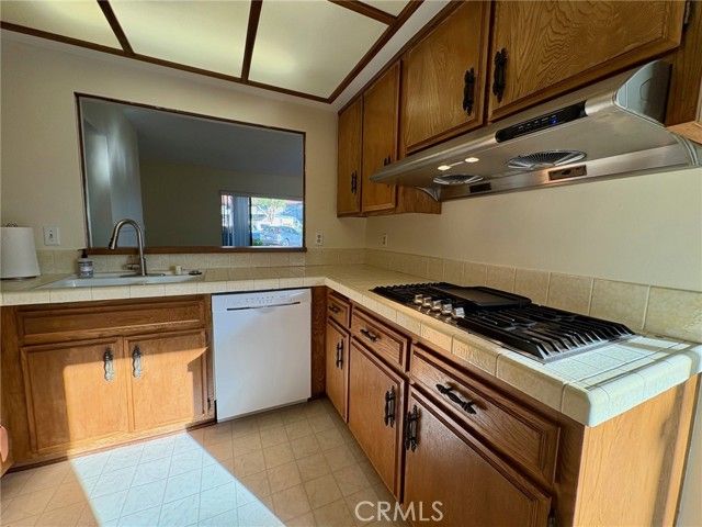 9821 Sun Valley, Montclair, CA 91763