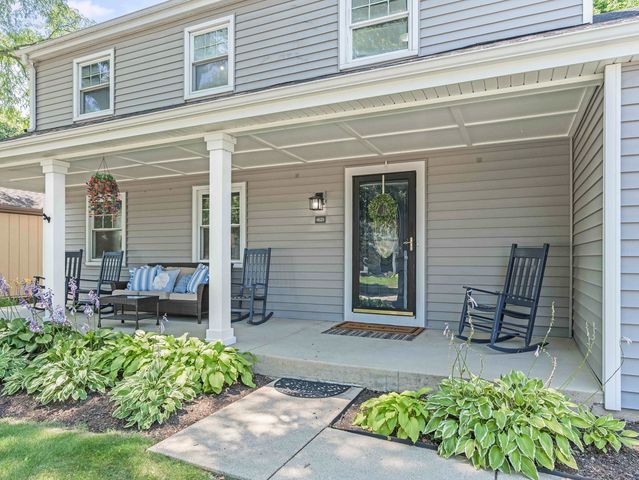 1621 Kenyon Drive, Naperville, IL 60565