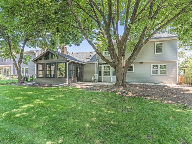 1621 Kenyon Drive, Naperville, IL 60565
