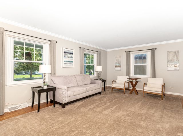 1621 Kenyon Drive, Naperville, IL 60565